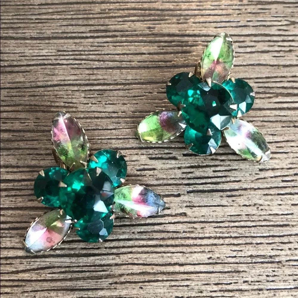 Emerald Green Transition Color Rhinestone Earrings - Picture 2 of 11